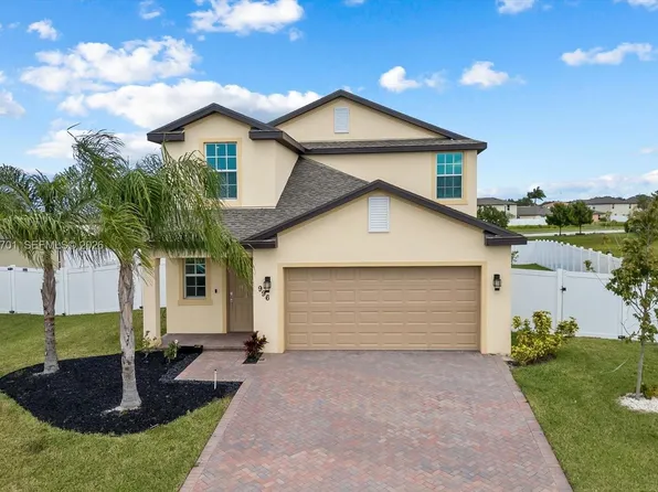 996 Bent Creek Dr, Fort Pierce, FL 34947