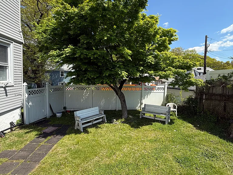 74 Portland Pl #1 — Photo 8