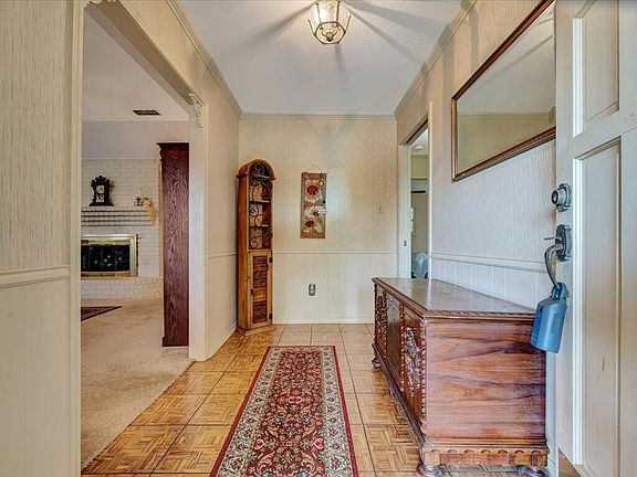 4th image of 3500 Colonial Dr