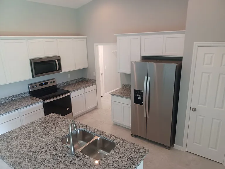 417 SW 26th Ave — Photo 9