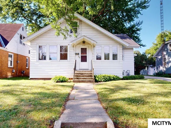 1135 1st St SW, Mason City, IA 50401