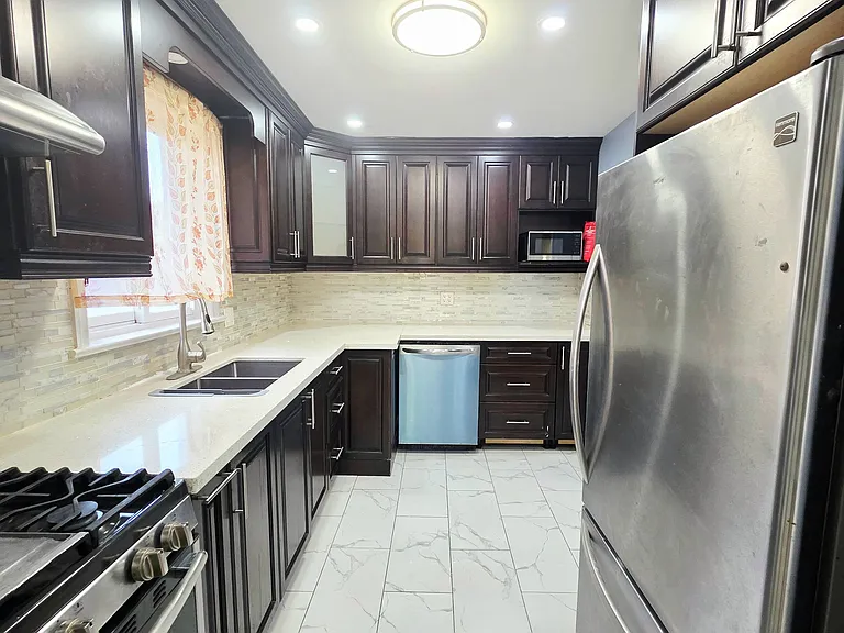 34 Crocus Dr #MAIN FLR — Photo 4