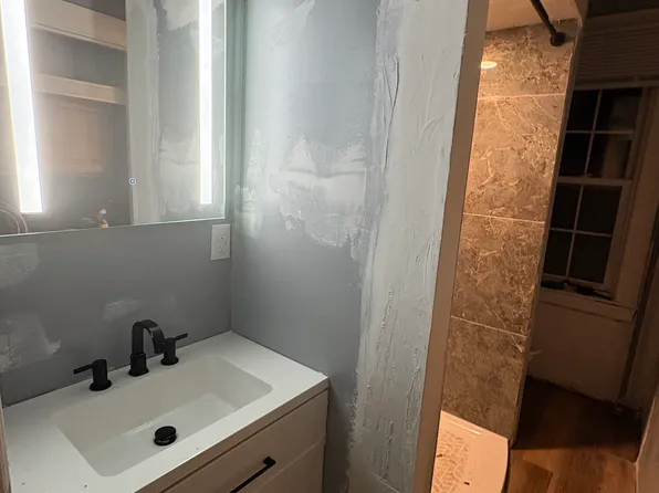 158 Bridgham St Floor 2, Providence, RI 02909