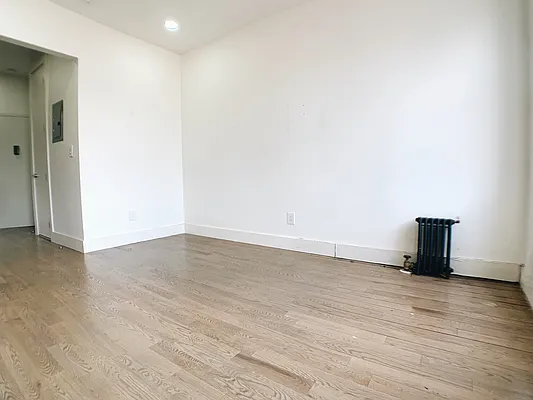 Rented by Bohemia Realty Group | media 6