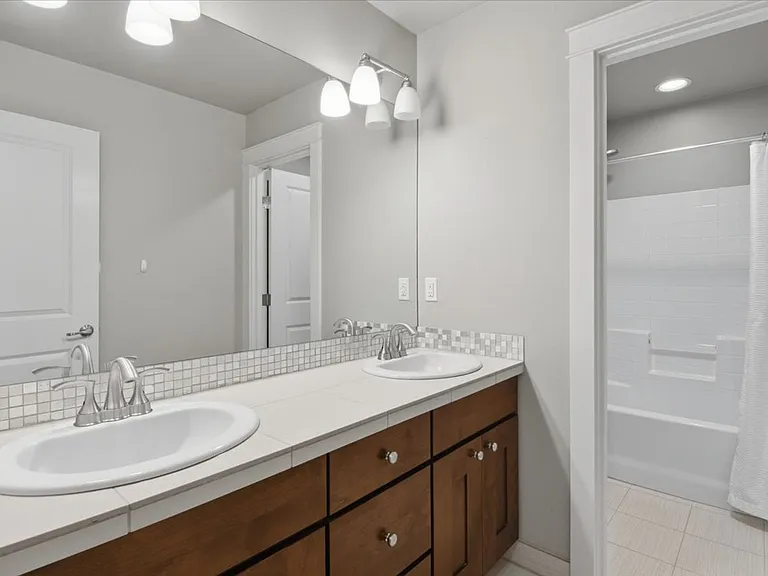 21384 NE 9th Pl — Photo 22