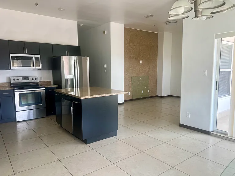 4217 Colbath Ave #415-B — Photo 1
