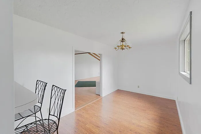 922 1st Ave SW — Photo 10