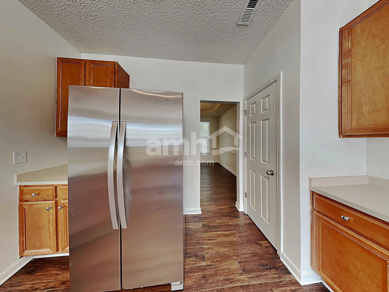4 bed, 3.0 bath, 2600 sqft, $2,625 — Photo 4