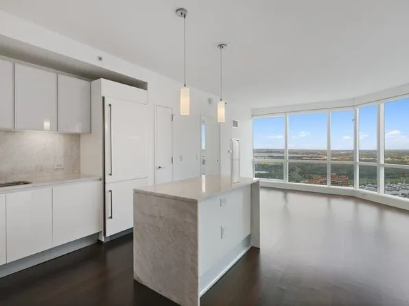 77 Hudson Street image 1 of 24