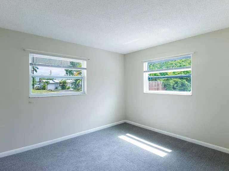 308 Park Ave — Photo 21