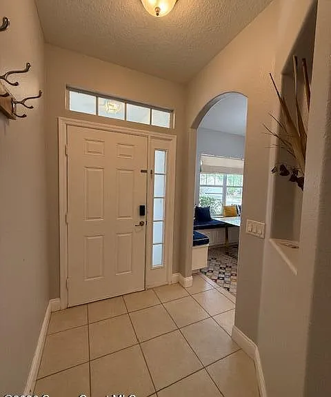 631 Waterside Cir — Photo 2