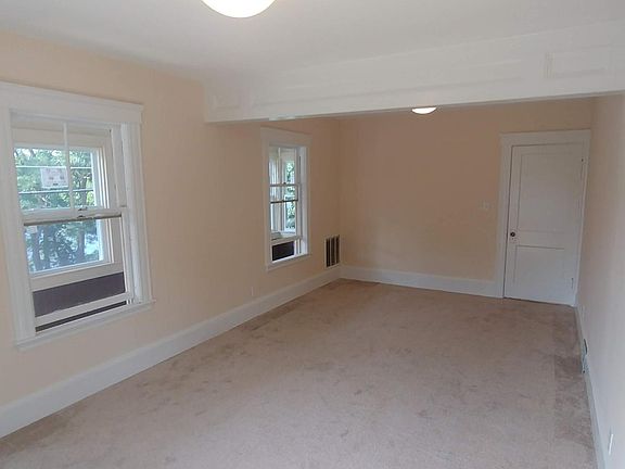 4th image of 294 Lynn St #2