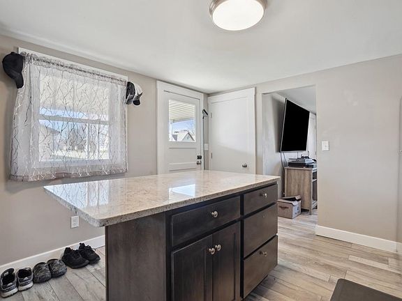 5th image of 211 6th St SE