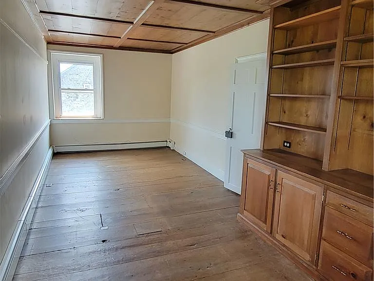 8047 Yeakel Rd — Photo 15