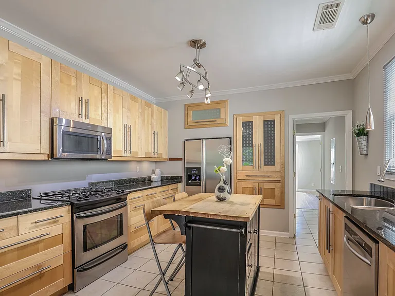 507 Boulevard Pl NE — Photo 10