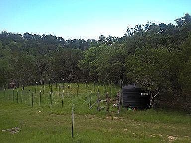 3rd image of 350 Bluff Rd