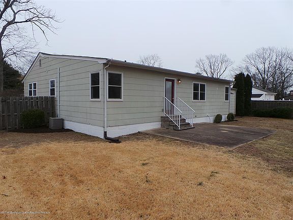 2nd image of 119 Maine St