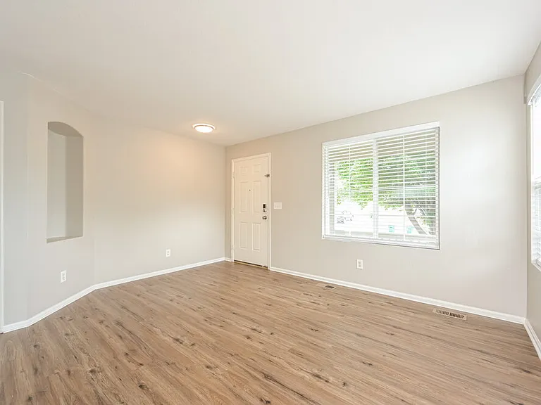 20194 E Grand Ln — Photo 9