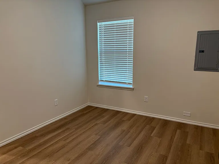 819 S Wilson Ave — Photo 19