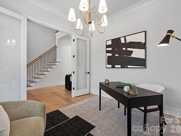 5th image of 100 N Brackenbury Ln