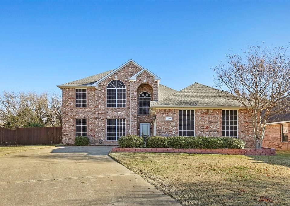 1st image of 2728 Forest Lake Dr