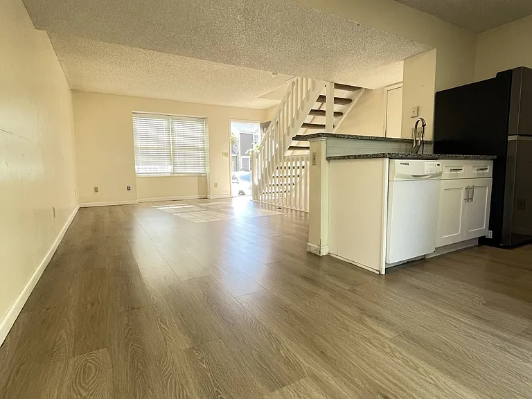 5171 Singleton Dr — Photo 15