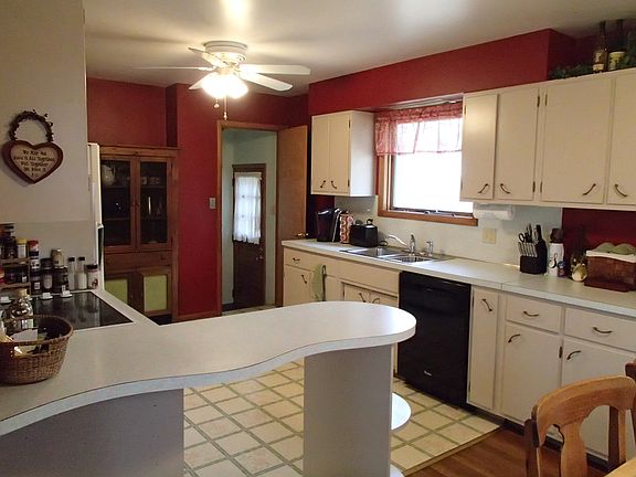 5th image of 327 Pinoak Dr