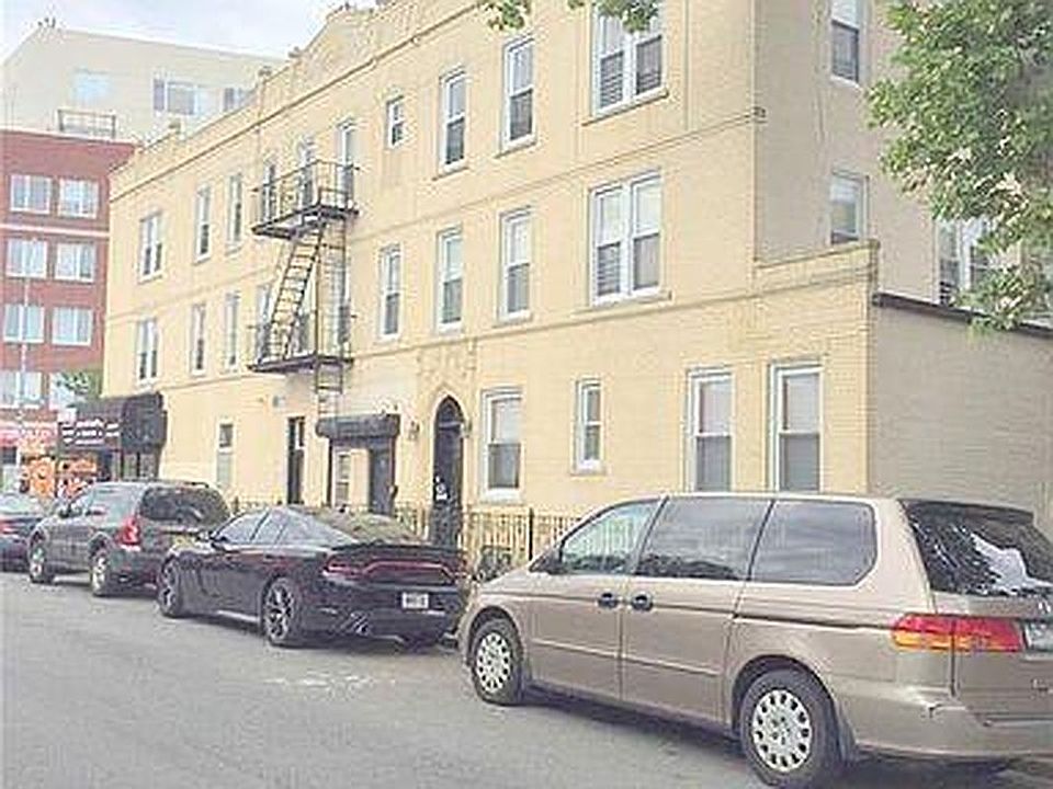 1st image of 332 Kings Hwy