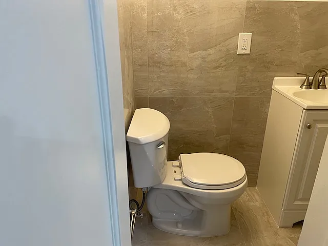 222 Zamora Ave #5 — Photo 7