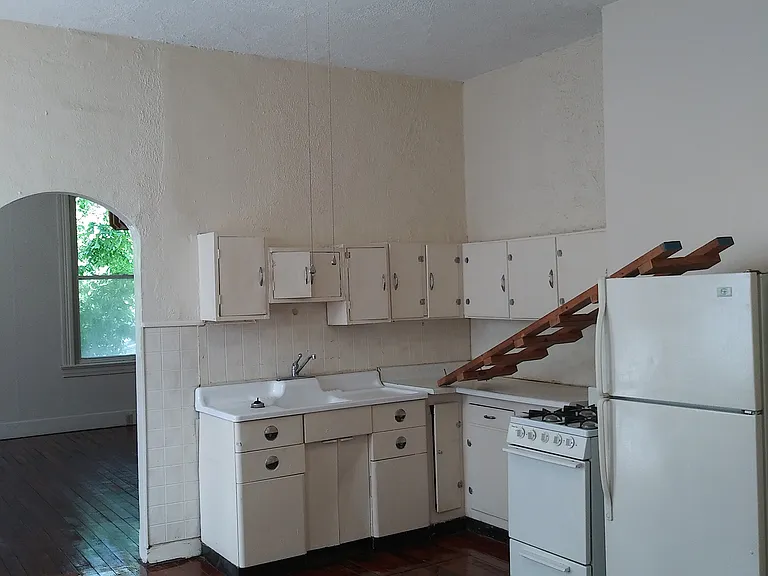 2232 Ravine St #1 — Photo 3