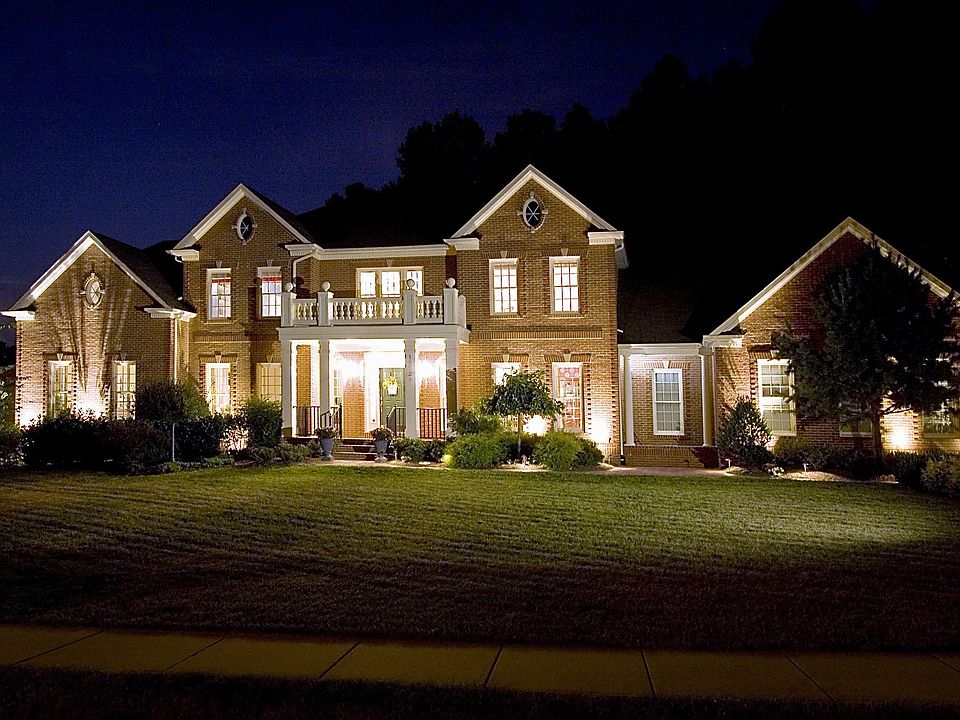 Custom outdoor lighting 