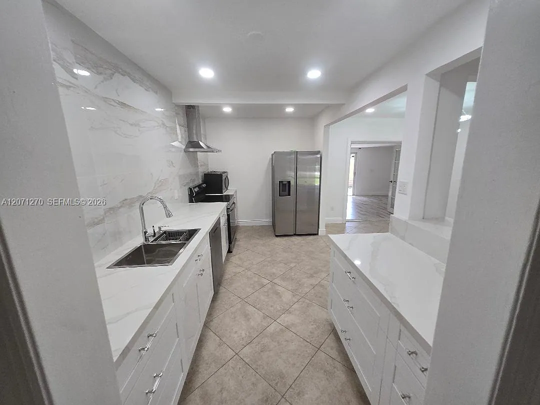 Sun Ray Homes Greynolds P — Photo 3