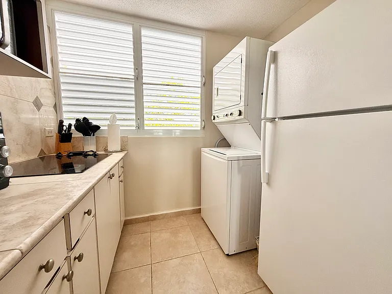 Ocean Dr #B-4 — Photo 15