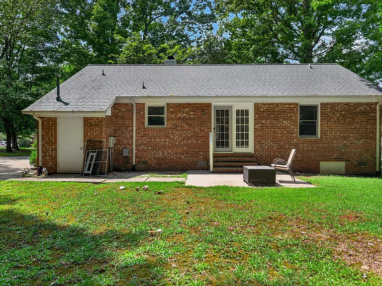 1249 Skyview Dr — Photo 28