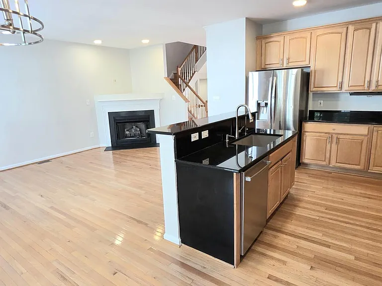 44272 Silkworth Ter — Photo 12