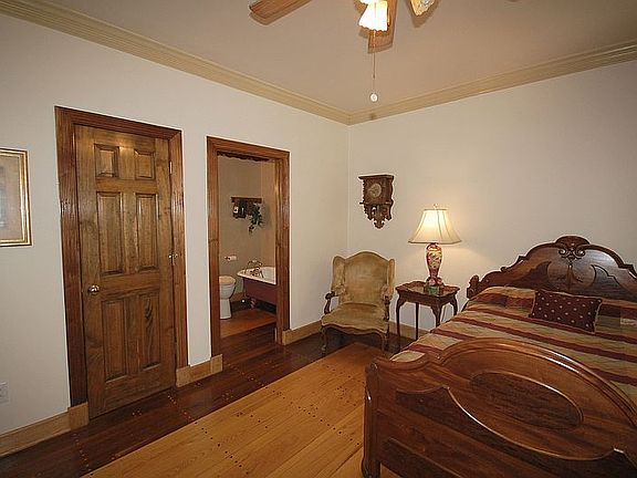 4th image of 125 Coldstream Ct