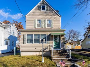 84 Terrace Ave, Rochelle Park, NJ 07662