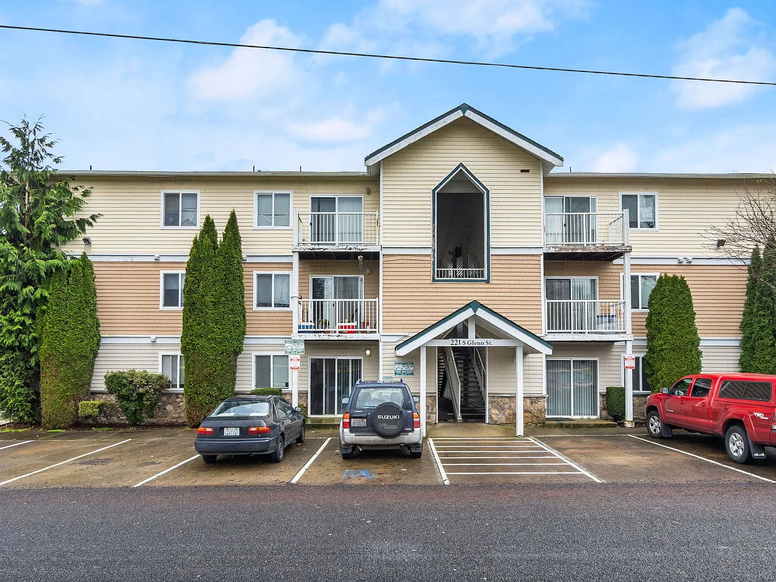 Vessey Park Apartments — Photo 2
