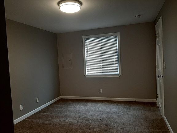 5th image of 3005 Preble St #9