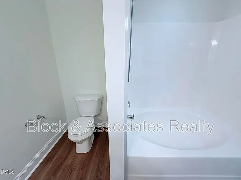 275 Michigan Ave — Photo 8