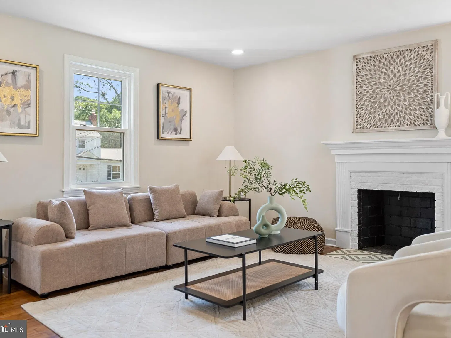 4 bed, 3.0 bath, 2121 sqft, $5,200 — Photo 3