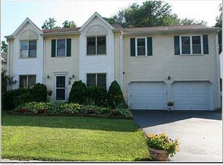 49 Settlers Ridge Rd, Milford, CT 06460
