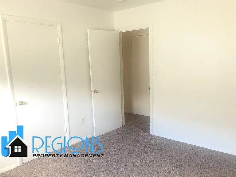 822 E. Washington Street — Photo 9