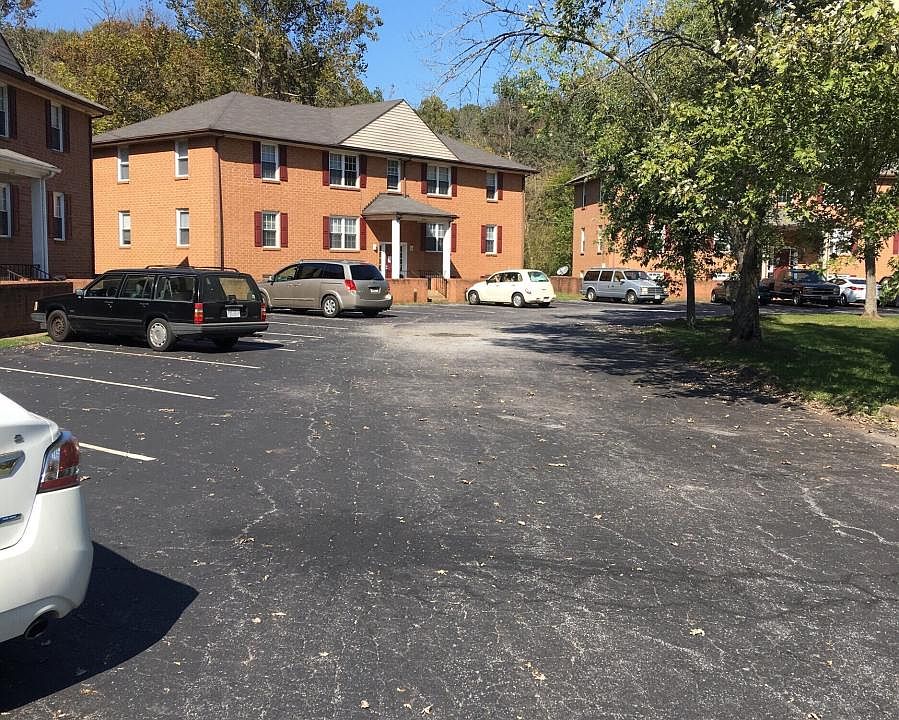 1st image of 4720 Greenwood Dr