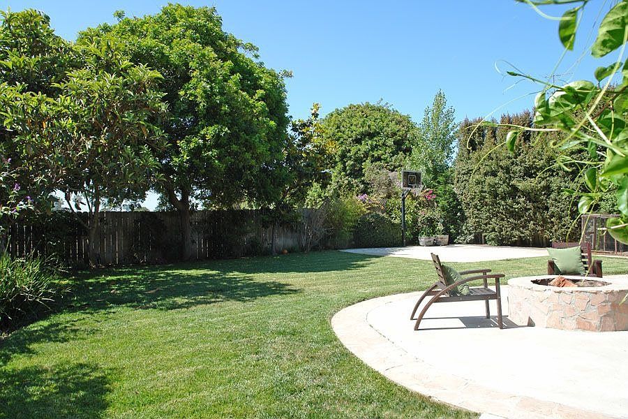 2nd image of 1790 Magnolia Ave