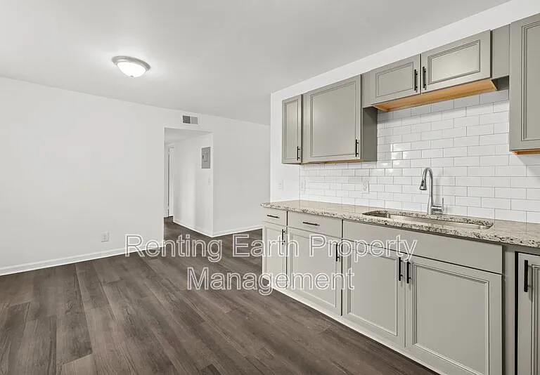 2129 13th St N — Photo 14
