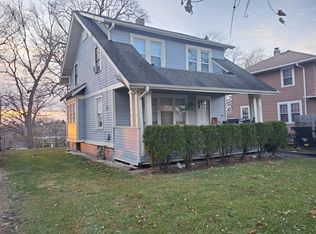 432 Raymond St, Elgin, IL 60120