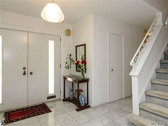 4th image of 25 Oak Dr