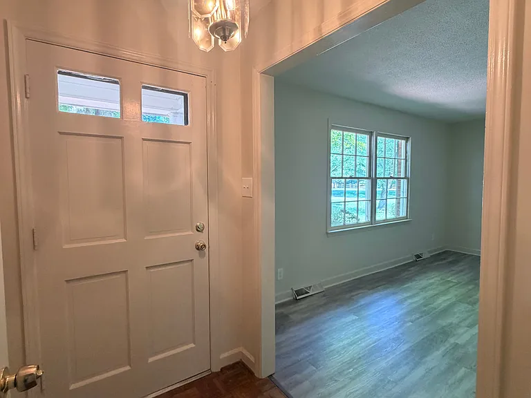 5701 Cates Dr — Photo 7