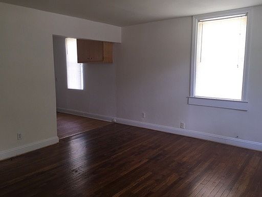 3rd image of 1504 Mechanicsville Tpke